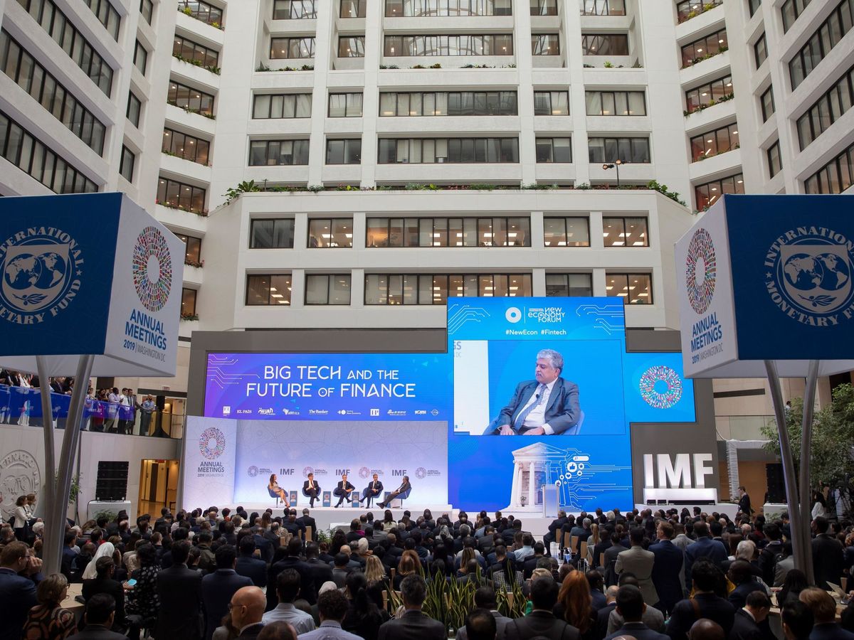 Foto: Debate sobre el futuro de las finanzas y las 'big tech', en la sede del FMI. (EFE)