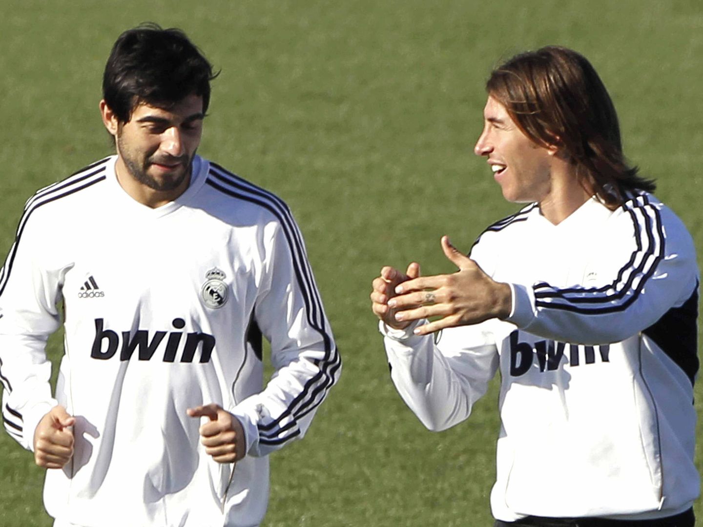 Albiol y Ramos han formado pareja a menudo tanto en el Real Madrid como con España. (Javier Lizón/EFE)