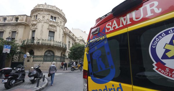 Foto: Una ambulancia del SAMUR en Madrid. EFE