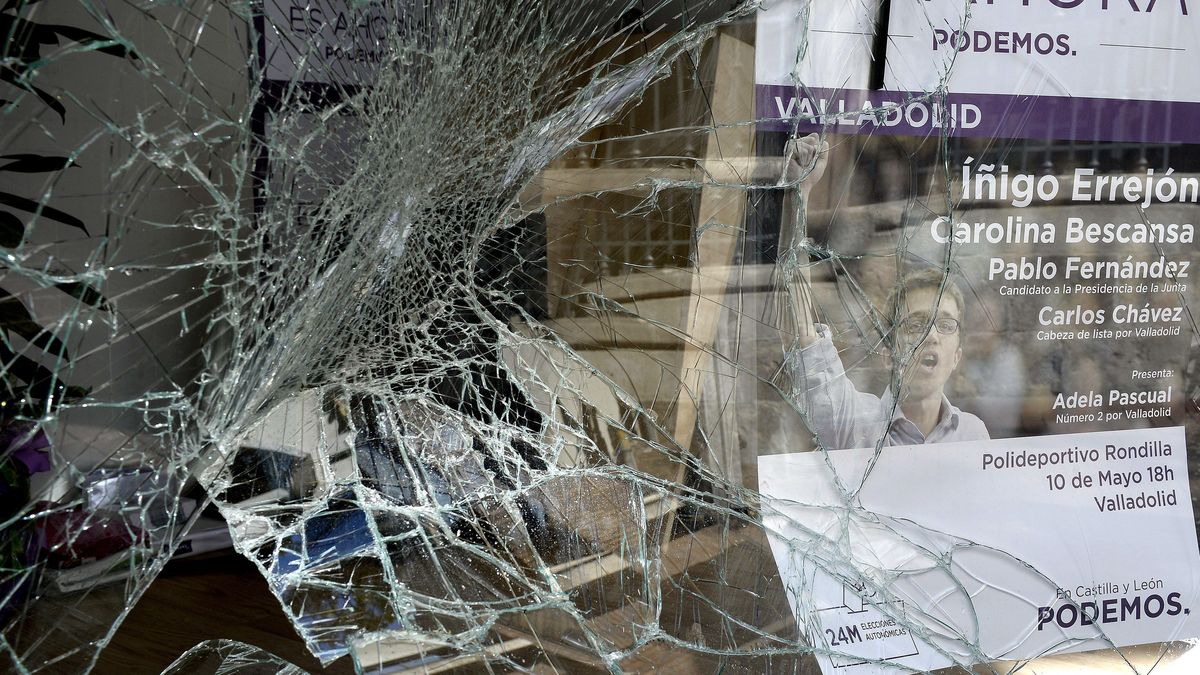 Destrozan a golpes la caseta electoral de Podemos en Valladolid