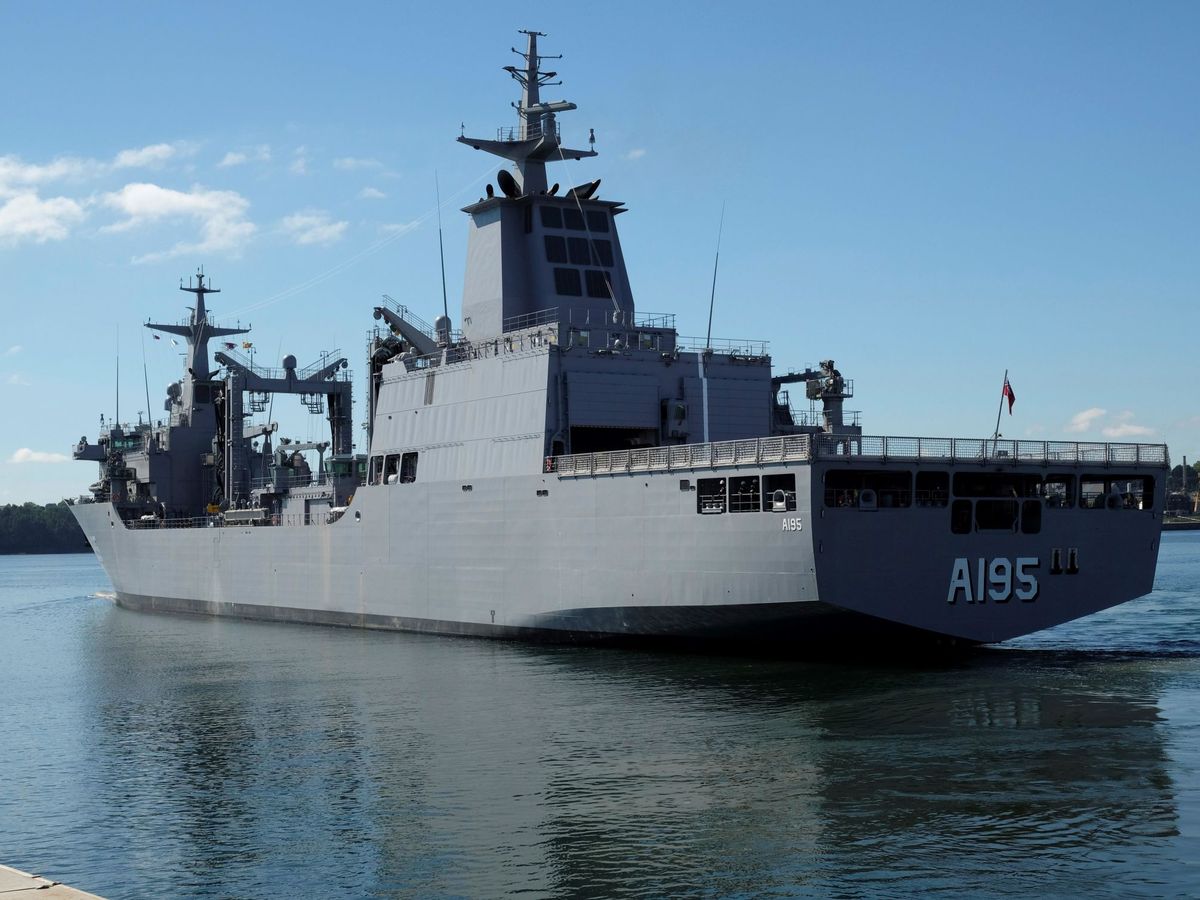 Foto: El AOR Supply, el primero de los dos barcos que Navantia diseña y construye para la Armada de Australia. (EFE/Kiko Delgado)