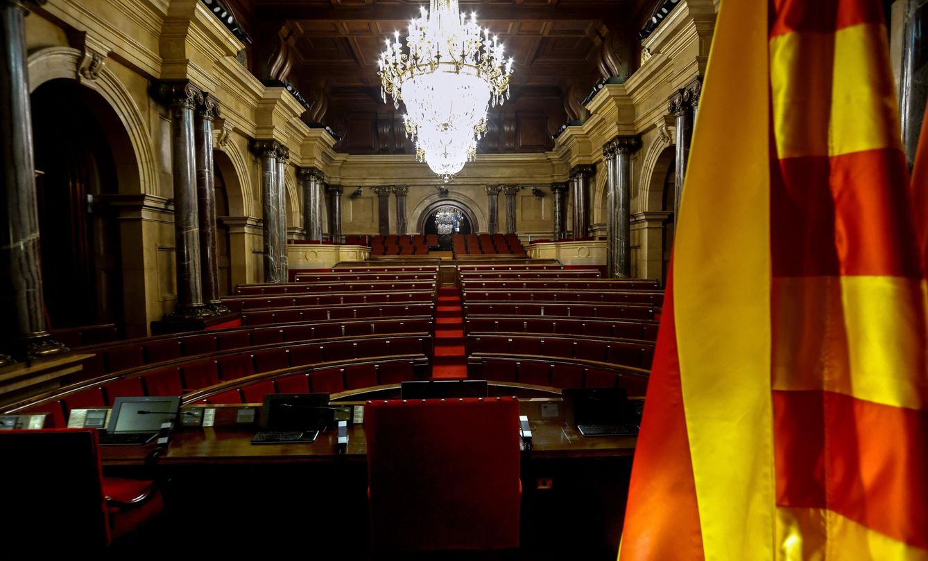 Aspecto del hemiciclo del Parlament de Cataluña. (EFE)