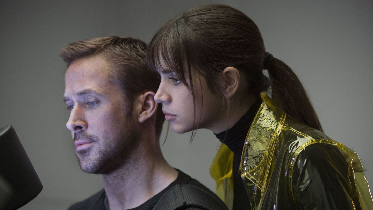 Ryan Gosling y Ana de Armas en 'Blade Runner 2049'. (Efe)