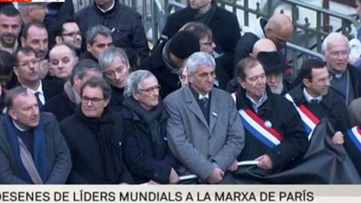 Críticas a TV3 por incluir a Artur Mas en la categoría de "líderes mundiales" en París