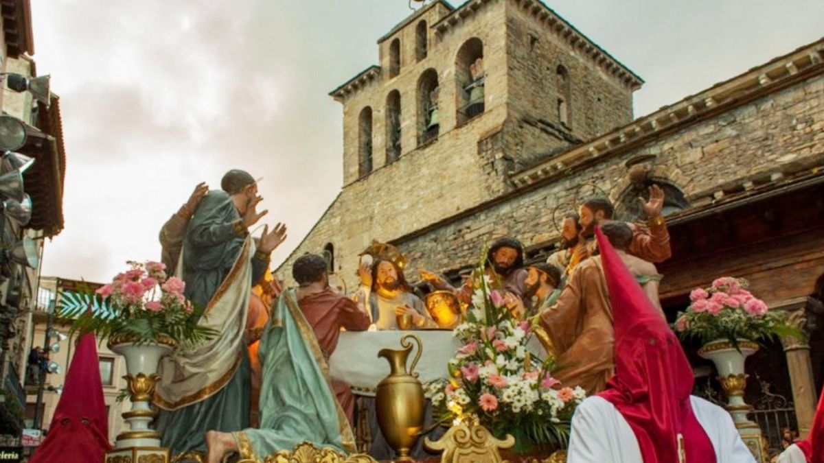 De procesiones, pastelerías, tapas y restaurantes en la Semana Santa de Jaca