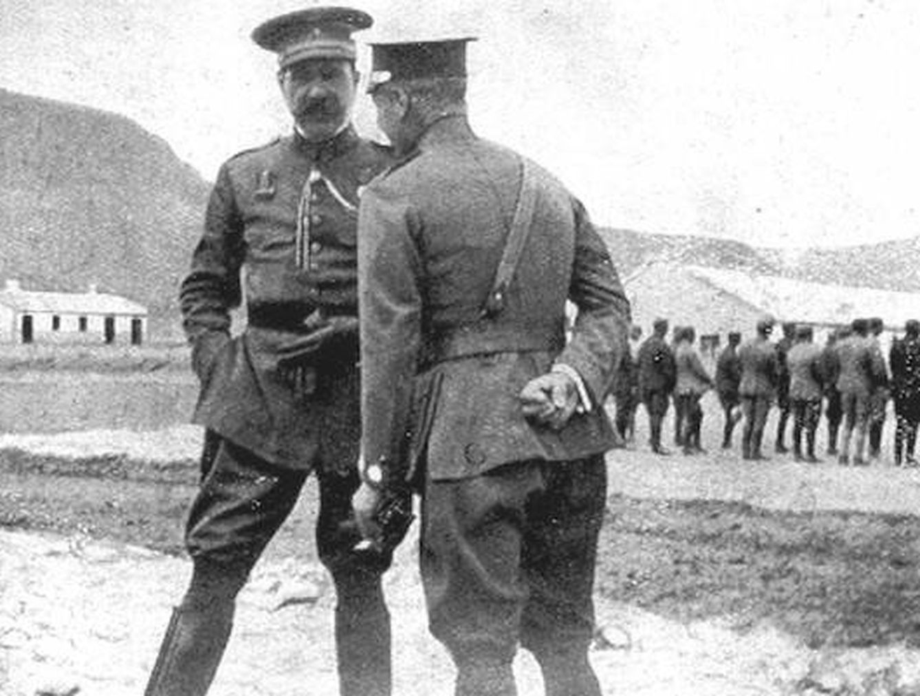 El general Silvestre con el coronel Manella en Segangan.