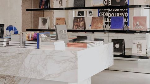 Saint Laurent abre librería en París: aquí la moda es cultura de verdad