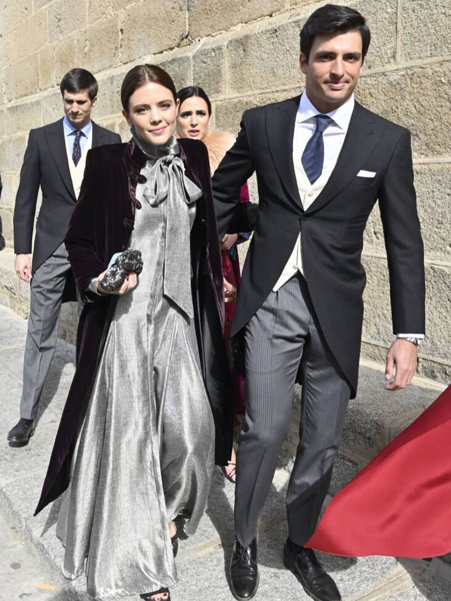 Isabel Hernáez, pareja de Carlos Sainz Jr., en la boda de Ana Sainz. (Gtres)