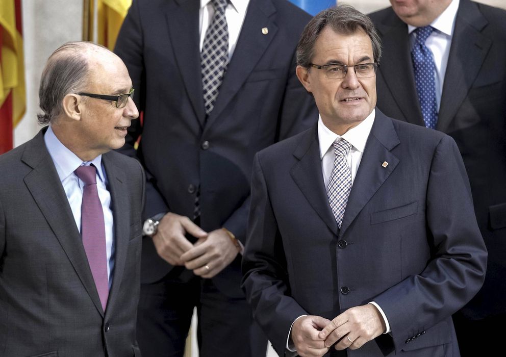 Foto: Cristóbal Montoro, ministro de Hacienda, y Artur Mas, presidente catalán. (EFE)