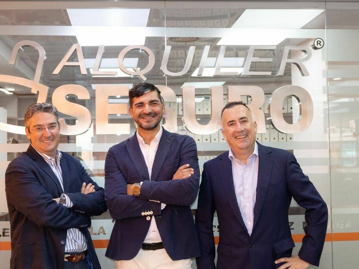 Foto: De izquierda a derecha: Antonio Carroza, presidente de Alquiler Seguro; David Caraballo, director general de Alquiler Seguro, y Sergi Gargallo, vicepresidente de Alquiler Seguro.
