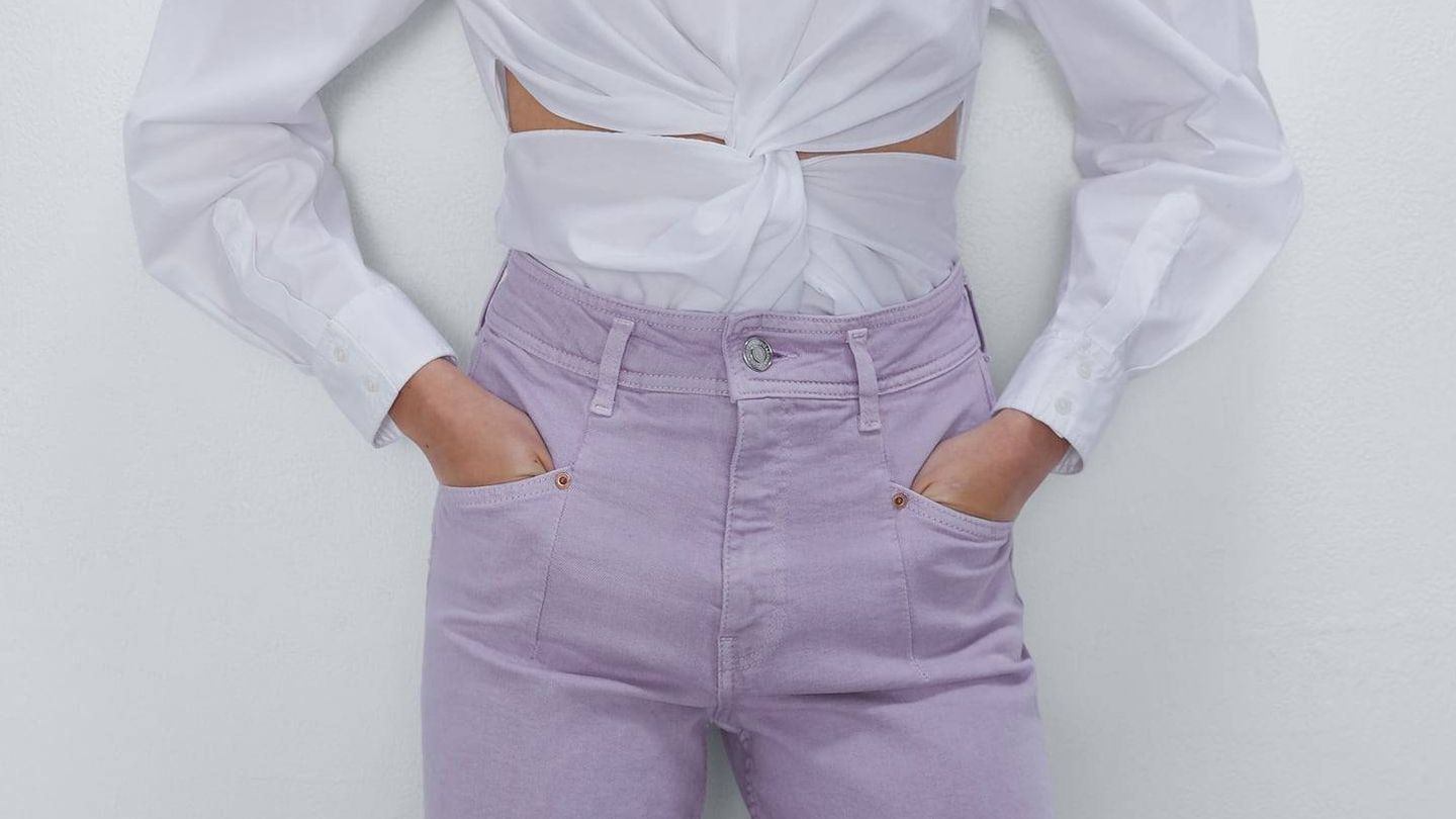 Pantalón lila de Zara. (Cortesía)