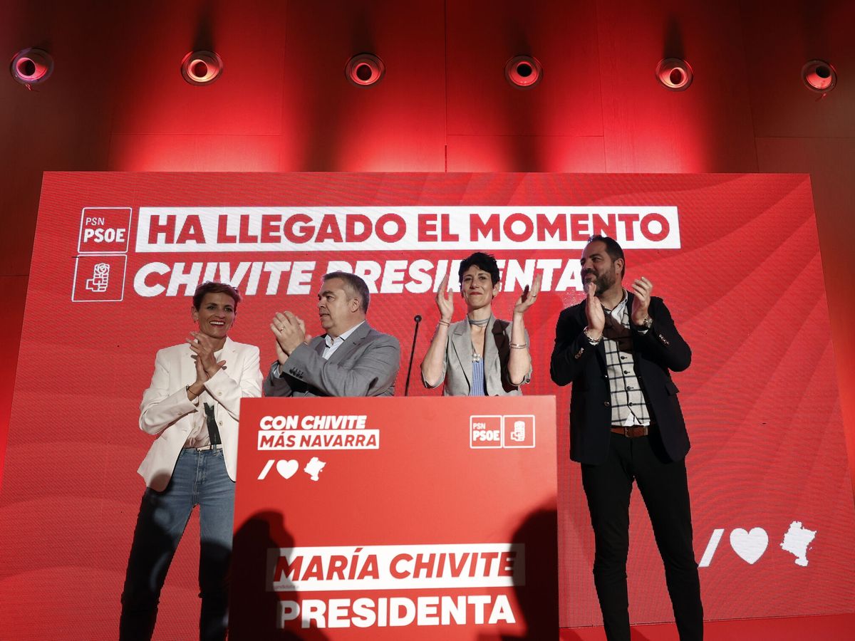 Foto: María Chivite, Santos Cerdán, Elma Saiz y Ramón Alzórriz, en un mitin de campaña. (EFE/Jesús Diges)