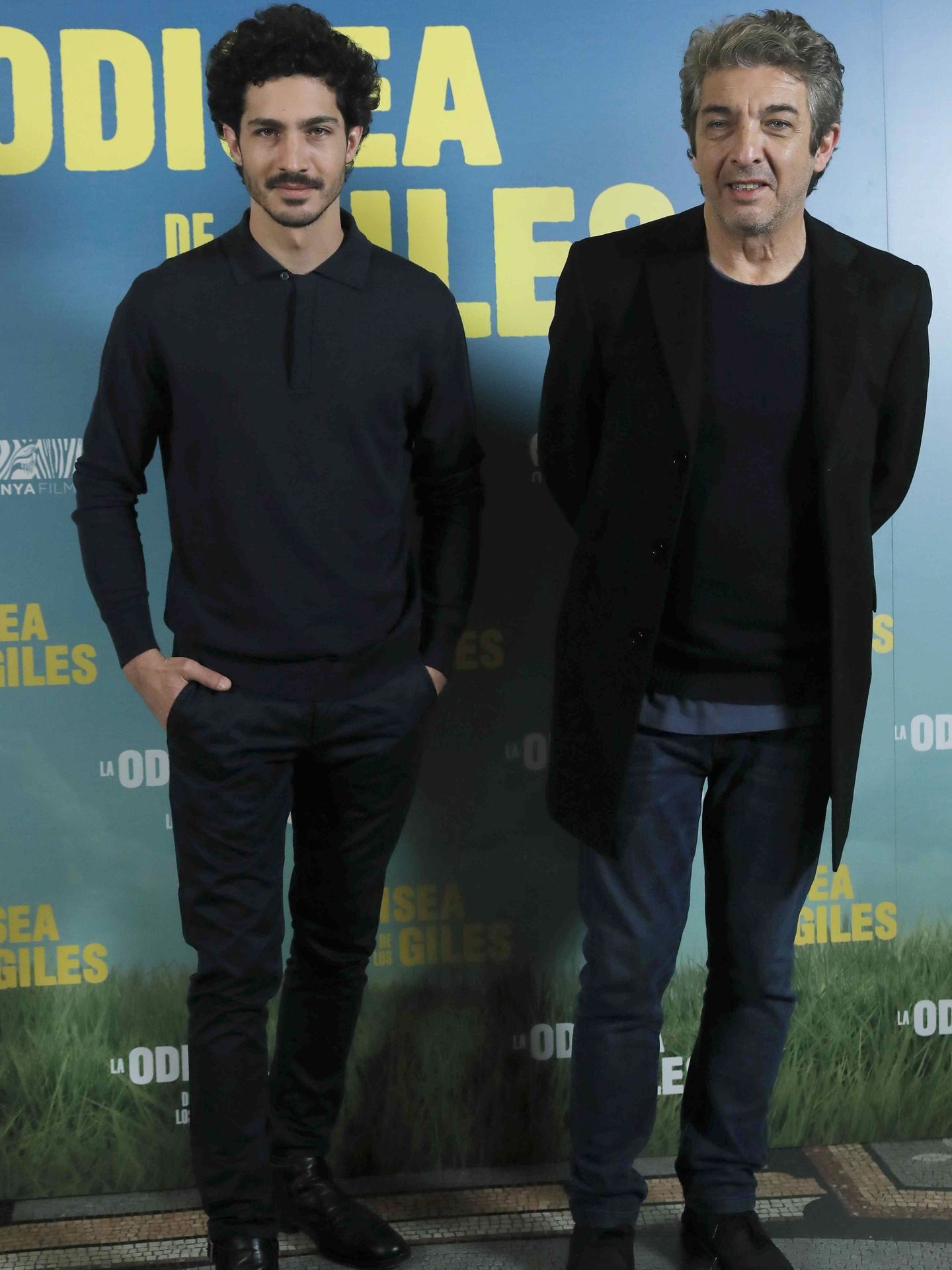 Ricardo y Chino Darín, durante el pase gráfico de 'La odisea de los giles'. (EFE/Chema Moya)