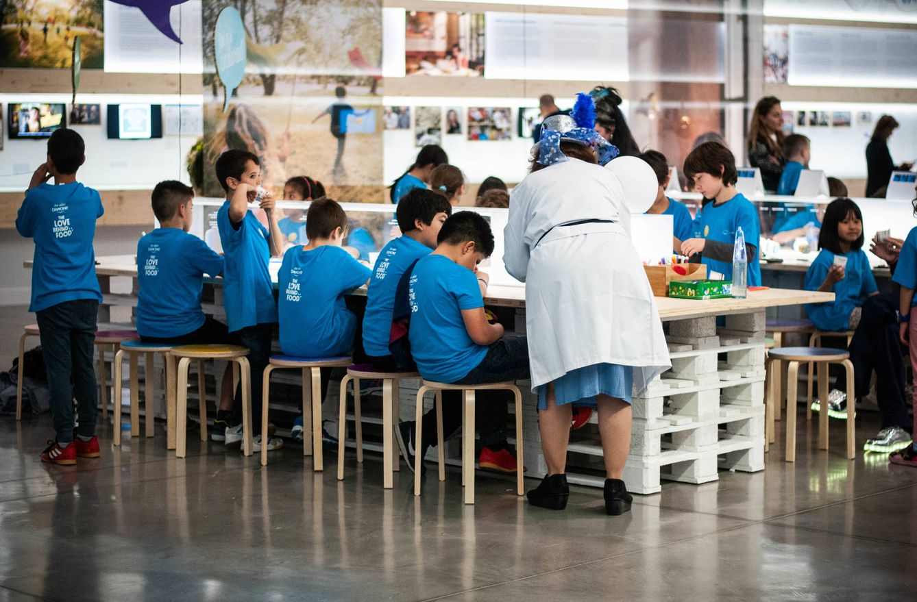 Niños en el taller de circularidad (Carmen Castellón).