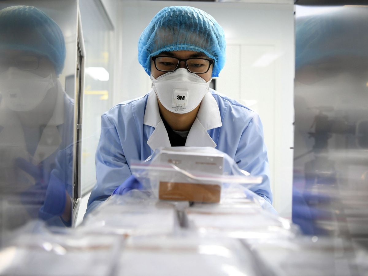 Foto: Material contra el virus de Wuhan, en China. (EFE)