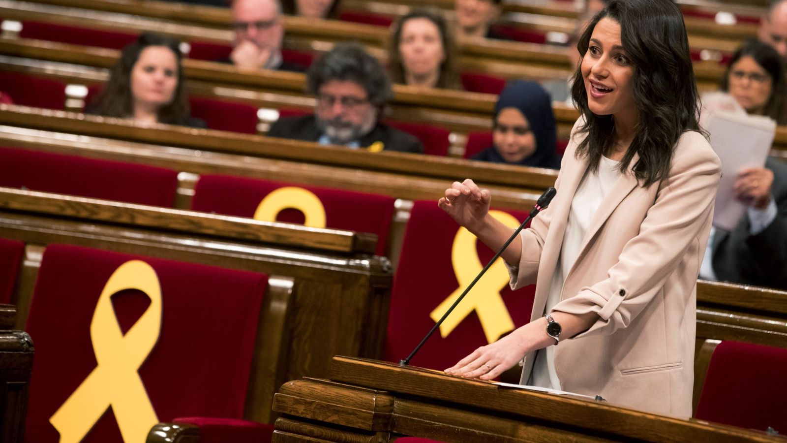 Foto: La líder y portavoz de Ciudadanos en Cataluña, Inés Arrimadas, durante su intervención en el pleno. (EFE)
