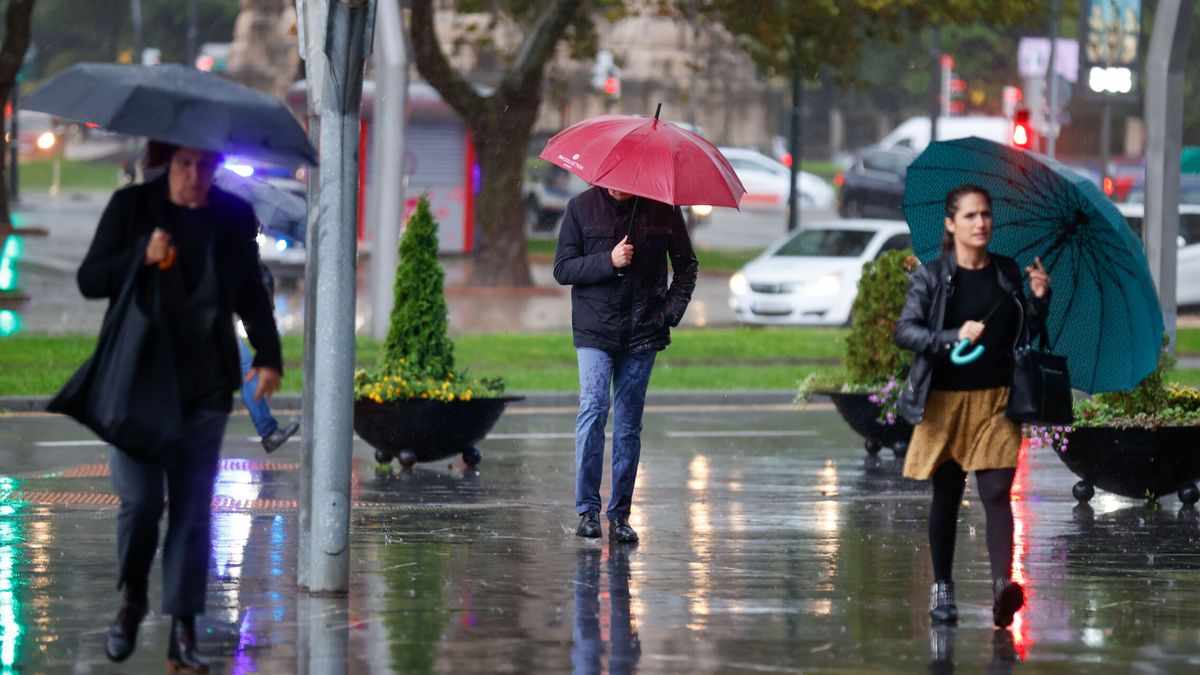 El mal tiempo pone en alerta a gran parte de España por viento, olas, nieve, lluvia y tormentas