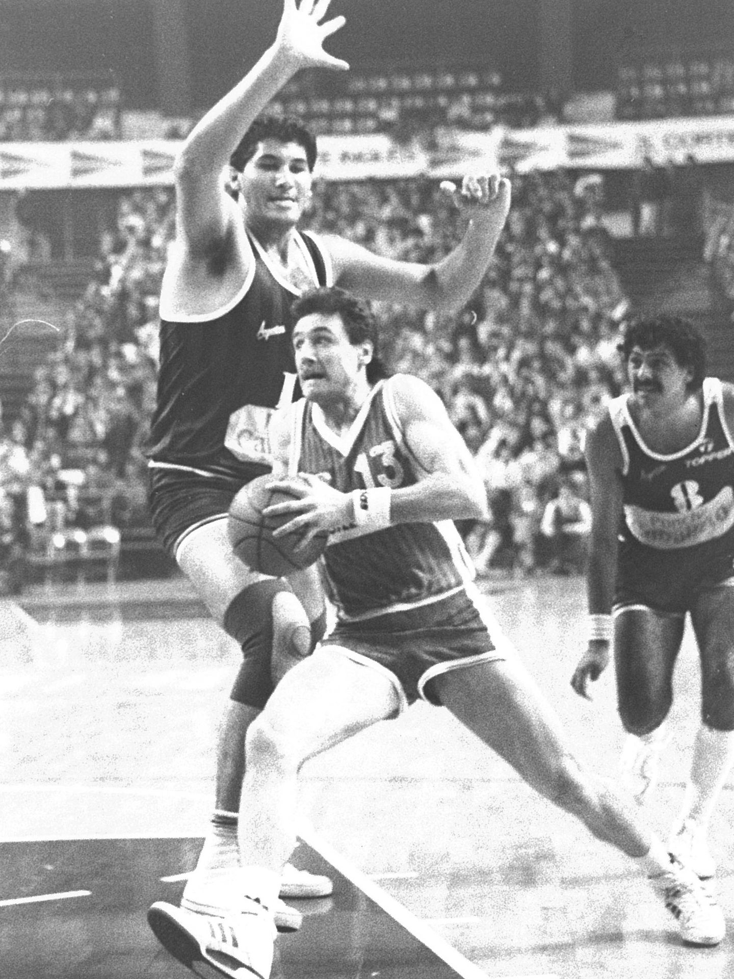 Jorge Gónzalez, en su época como jugador de baloncesto. (Archivo)