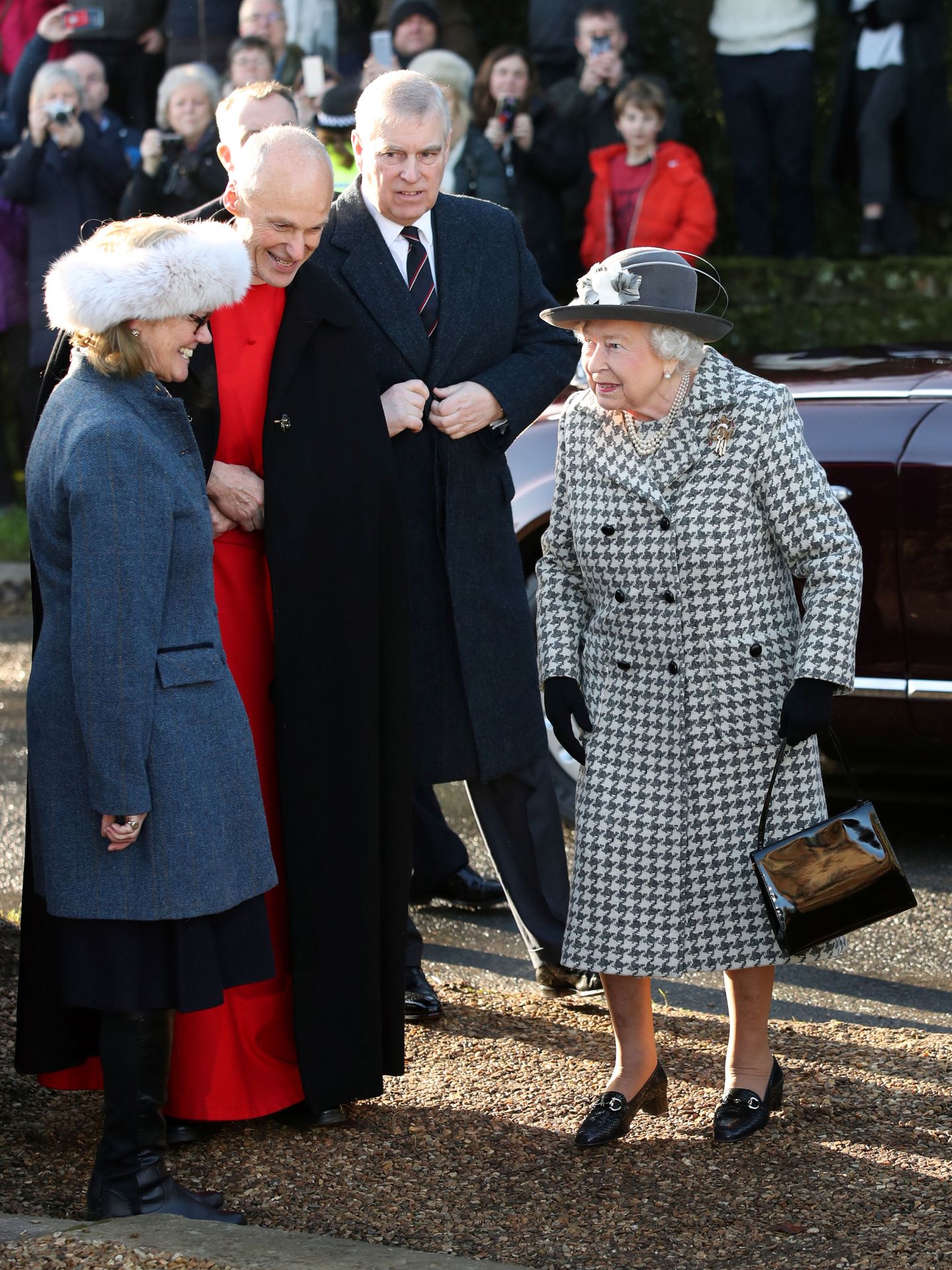 La reina Isabel con el príncipe Andrés, las pasadas navidades. (Reuters)