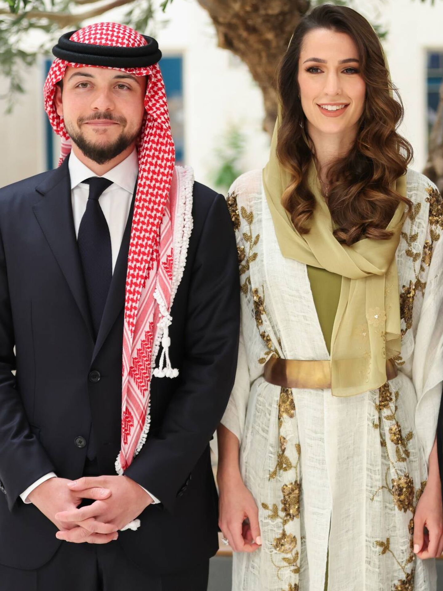 La pareja recién comprometida en Arabia Saudí. (Twitter/@RHCJO)