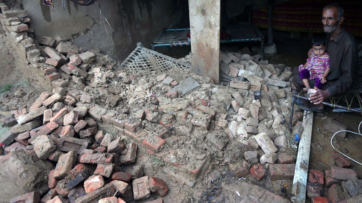 Más de 30 muertos y 450 heridos por el terremoto al norte de Pakistán