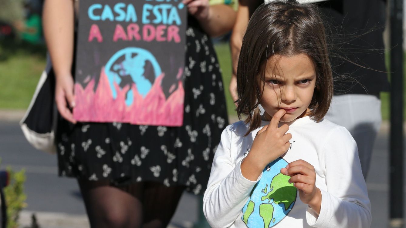 Foto: Manifestación a favor del planeta en Lisboa (EFE/ Manuel de Almeida)