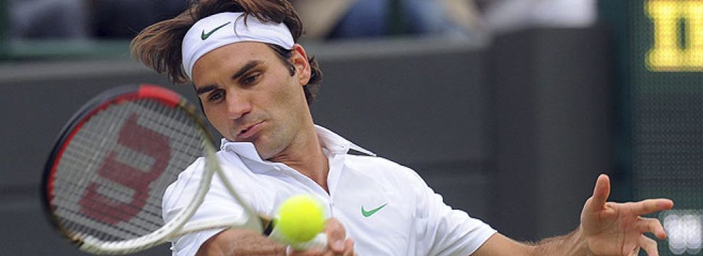 Foto: Así vivimos en 'El Confidencial' el partido de Wimbledon entre Roger Federer y Fabio Fognini