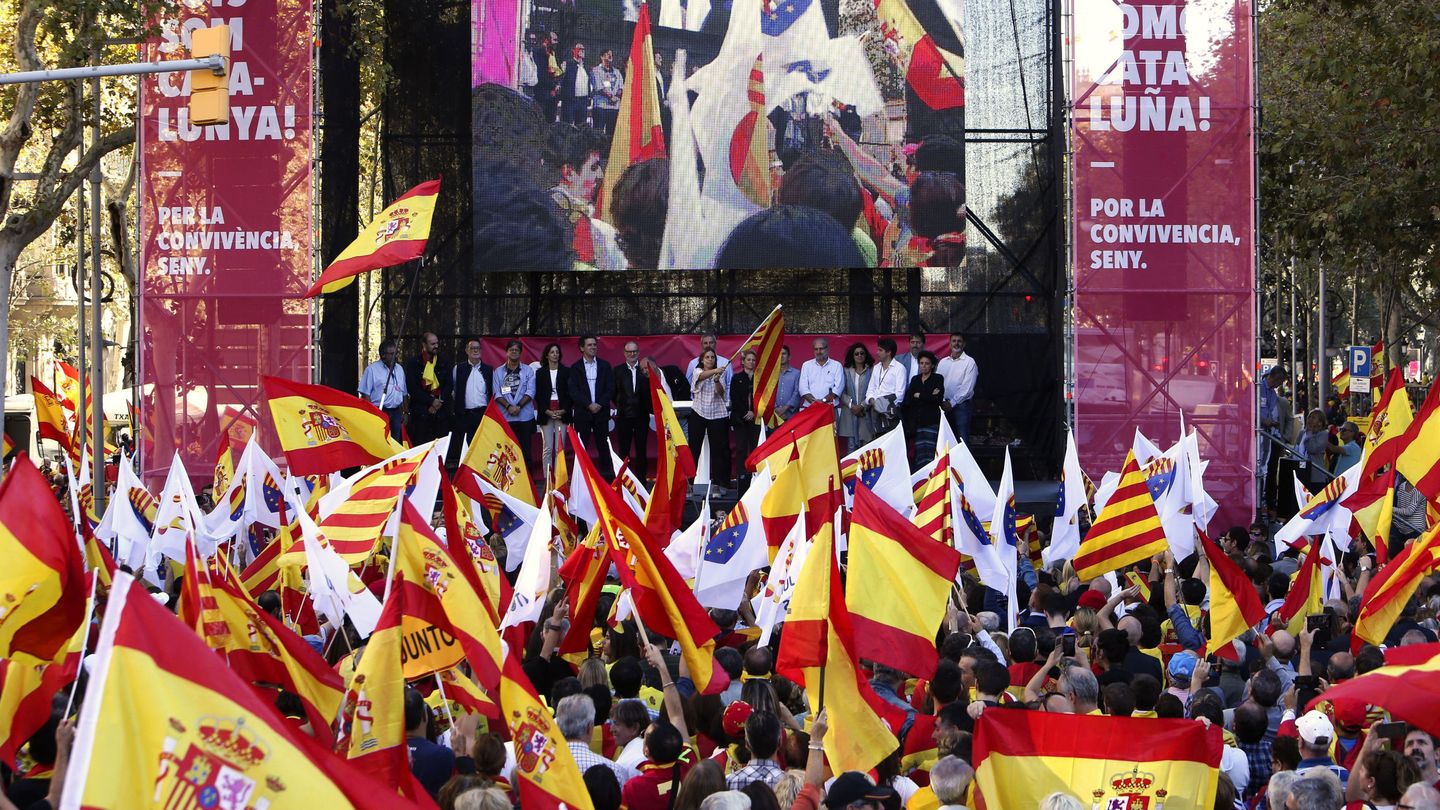 Un momento de la manifestación convocada por Sociedad Civil Catalana en octubre de 2017. (EFE)