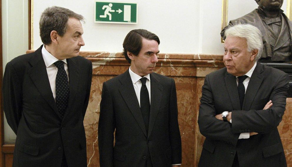 José Luis Rodríguez Zapatero, José María Aznar y Felipe González en el entierro de Adolfo Suárez (Reuters)