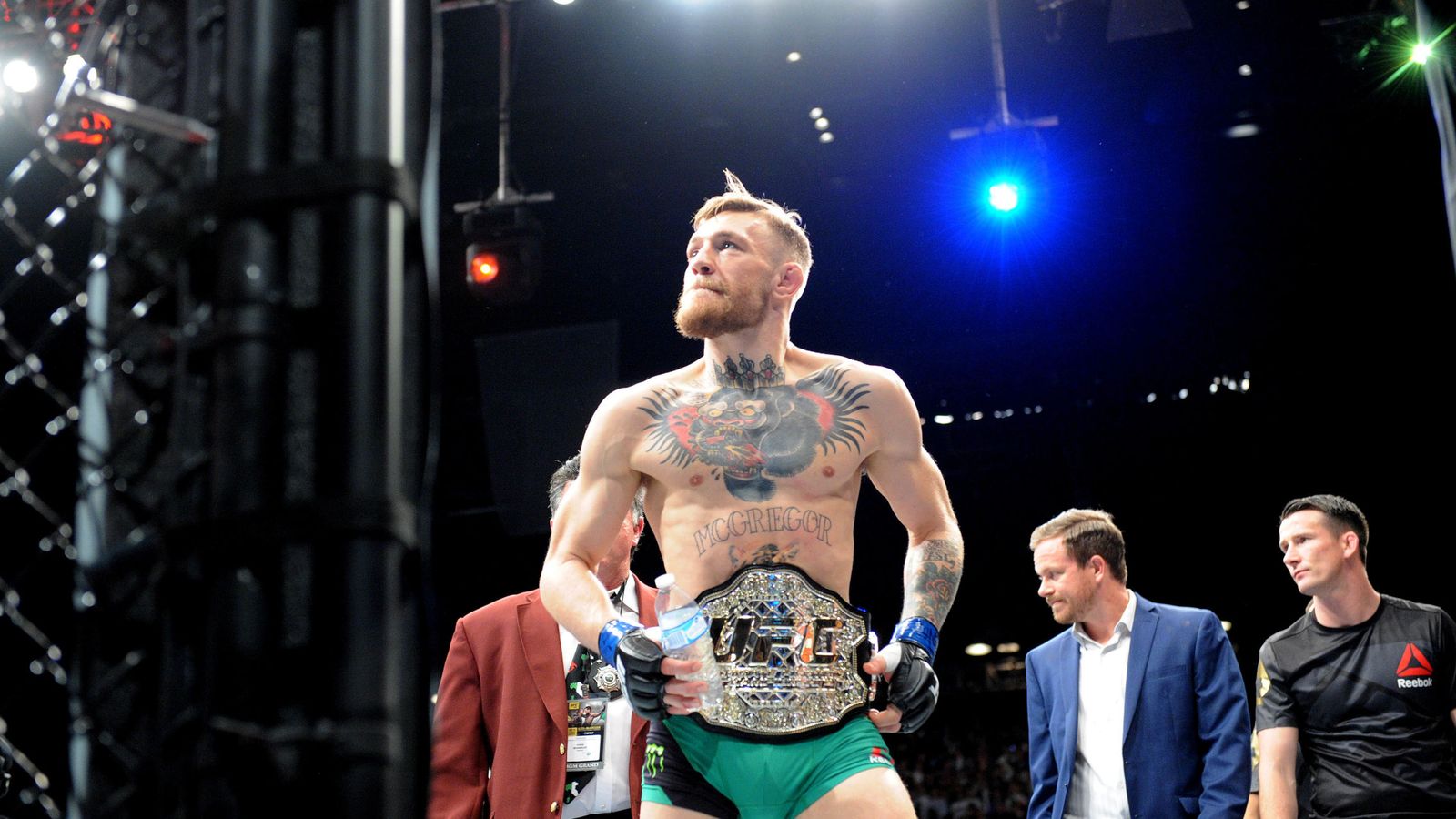 Foto: Conor McGregor, tras proclamarse campeón del mundo de UFC. (Reuters)