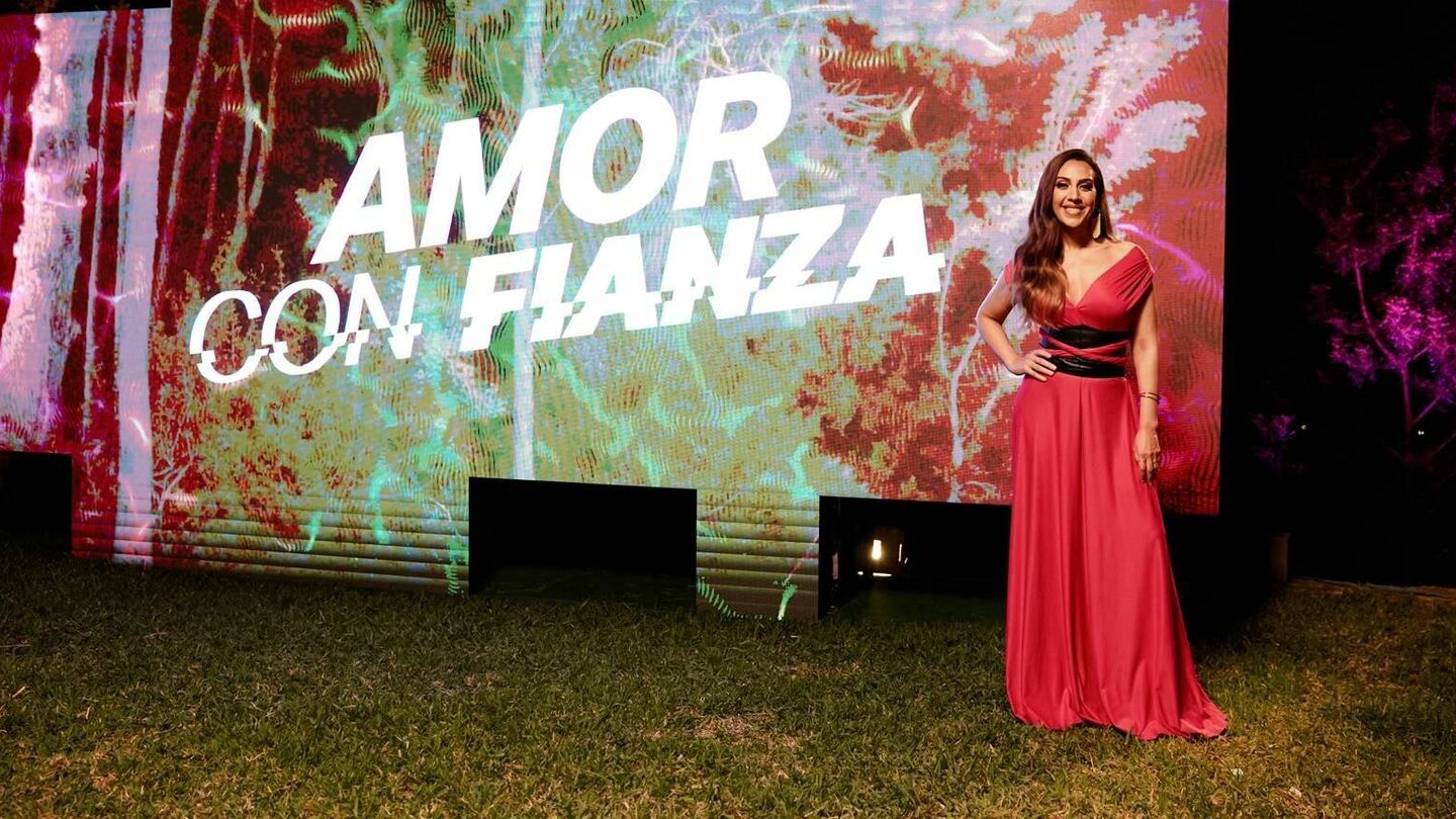  Mónica Naranjo, en 'Amor con fianza'. (Netflix)