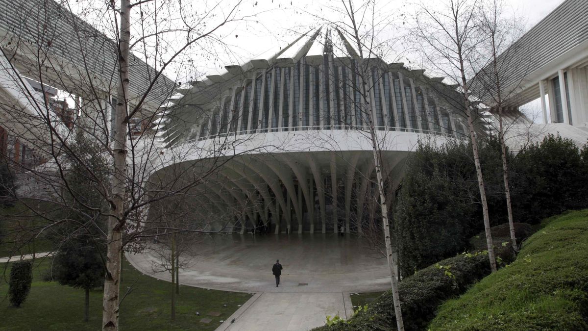 Condenan a Calatrava a pagar tres millones de euros por el desastre de Oviedo