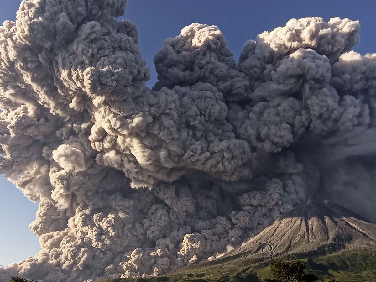 Foto: Volcán Sinabung. (Reuters)