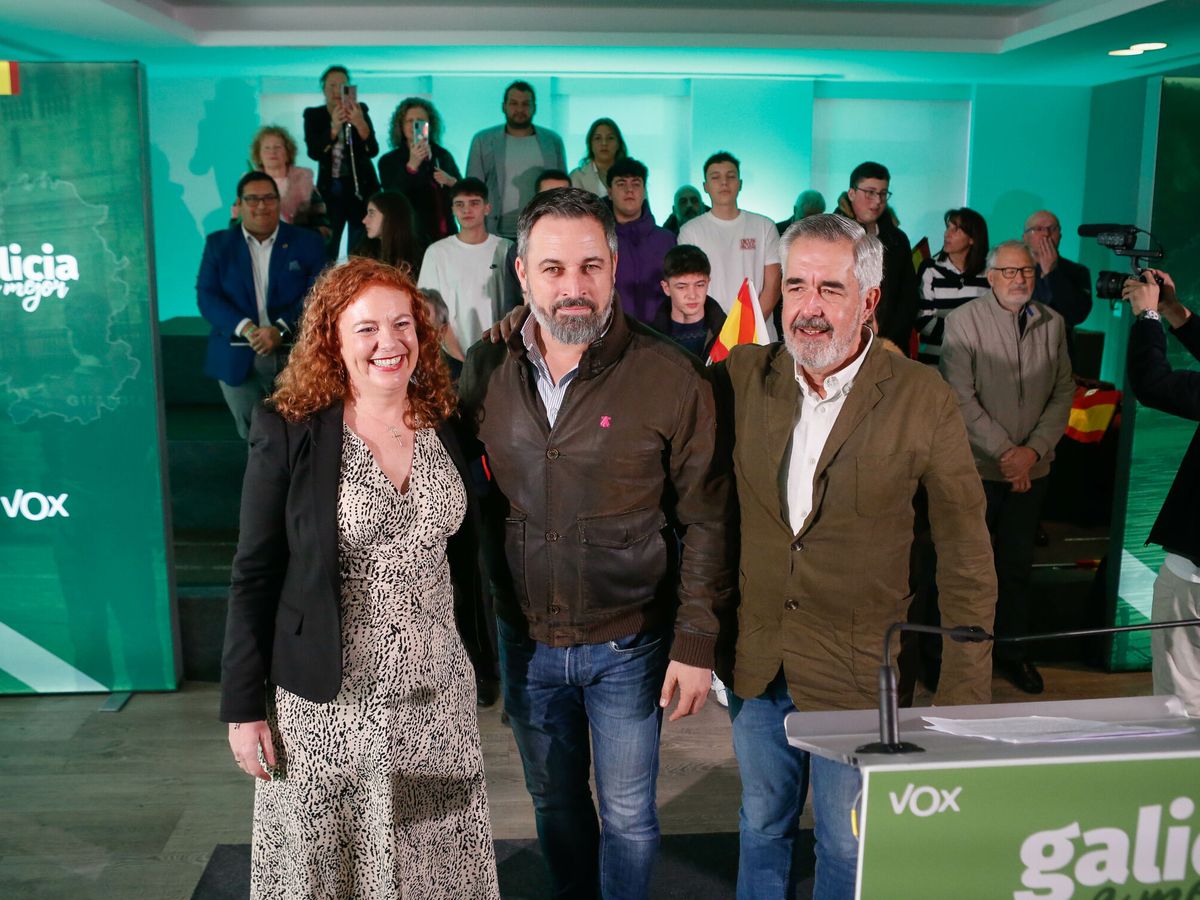 Foto: Abascal participa en un acto de campaña de VOX en Lugo. (Europa Press/Carlos Castro)