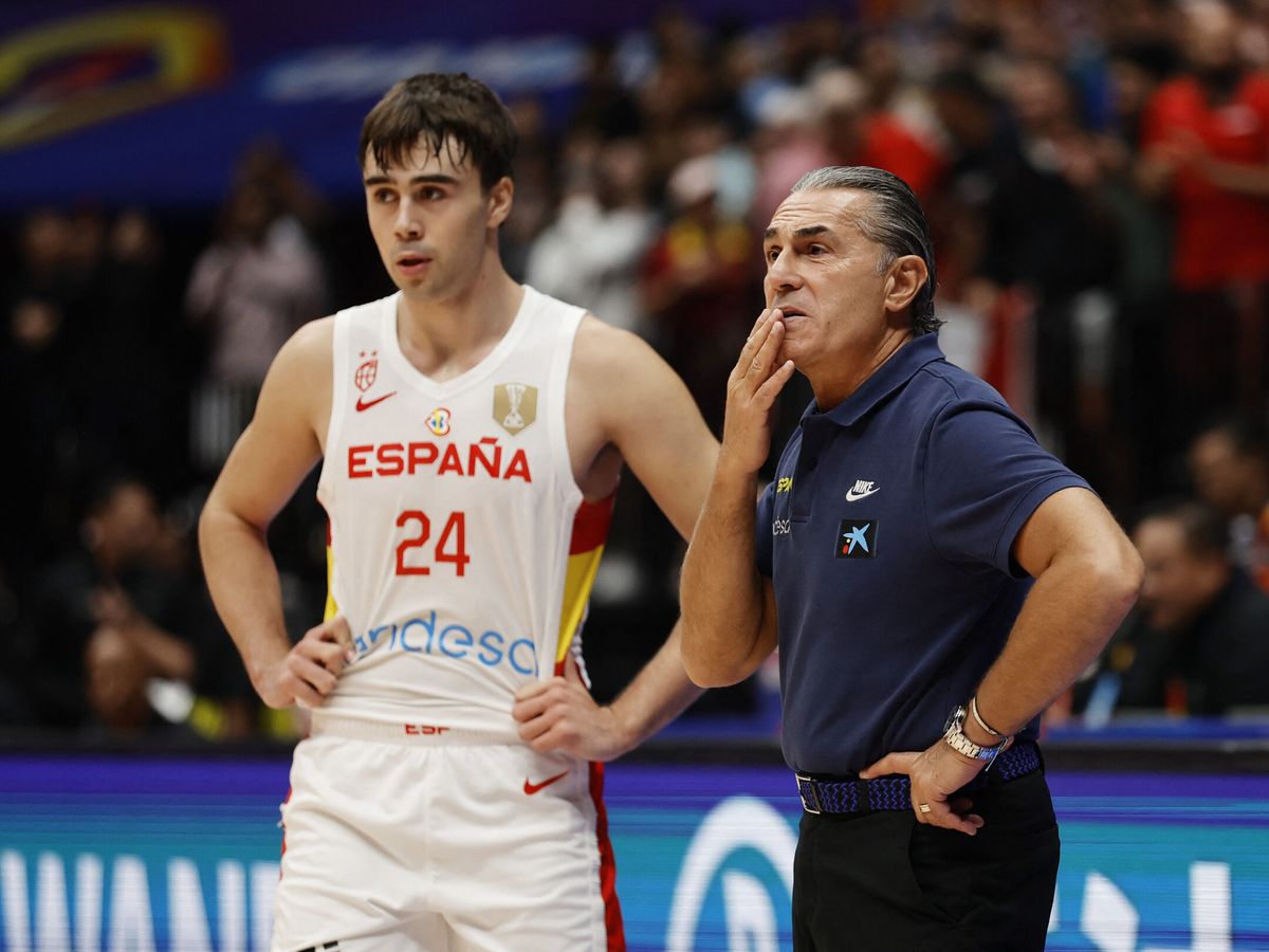 Foto: Juan Núñez y Scariolo en la Selección. (Reuters/Willy Kurniawan)