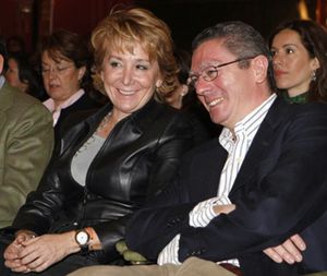 El ‘Gallardonazo’ mediático: ‘El País’ y ‘ABC’ se alinean con Gallardón y ‘Cope’ y ‘El Mundo’ con Aguirre