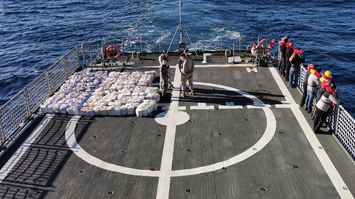 Interceptan un buque en alta mar con tres toneladas de cocaínas frente a las costas de Ribadeo 