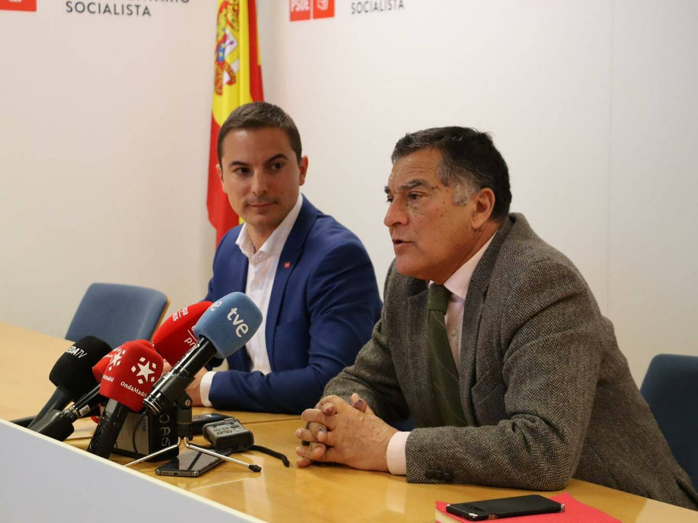 El líder del PSOE-M, Juan Lobato, y su padre, Juan Lobato Varela.