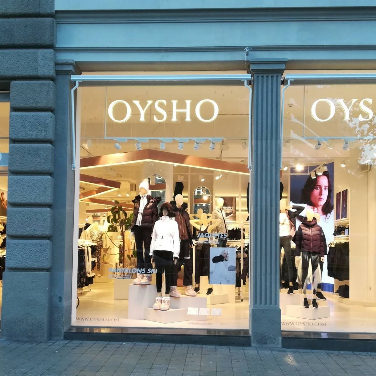 Sociable Lavar ventanas Afirmar Oysho recibe el 'OK' a su 'flagship' en Sol, pero cuatro años después y en  pleno plan de cierres