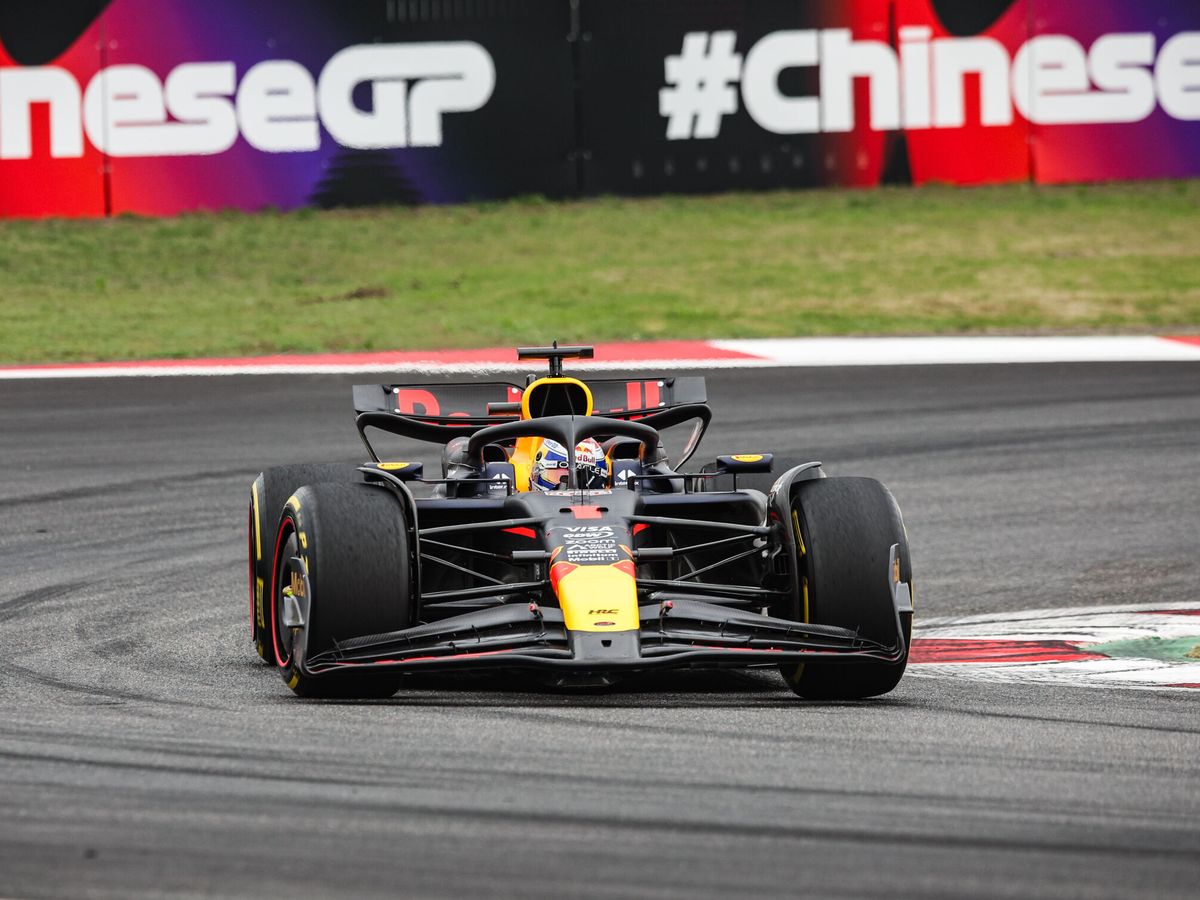 Max Verstappen gana el primer esprint del año, mientras que Sainz y Alonso no se perdonan