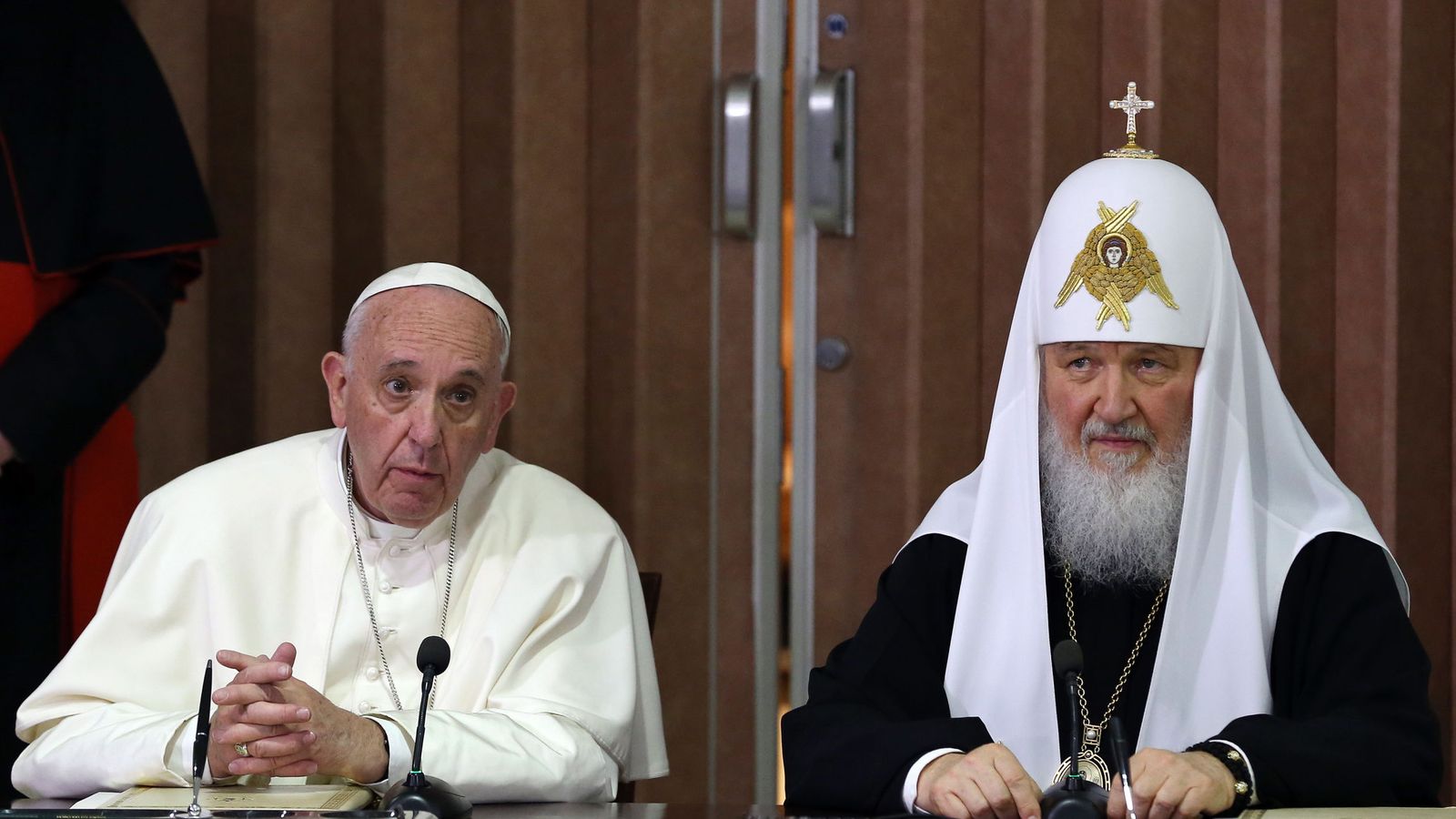 Foto: El papa Francisco (i) y el patriarca ortodoxo ruso Kiril (d). (EFE)