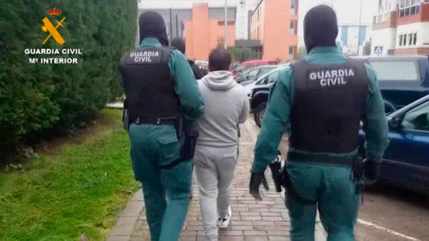 Los detenidos habrían estafado más de 350.000 euros (Guardia Civil) 
