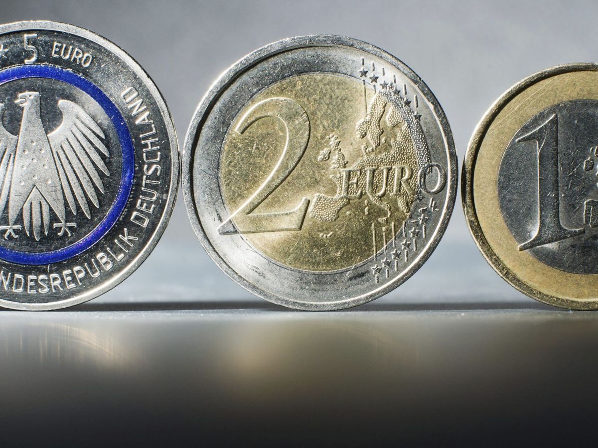 Foto: Monedas de cinco, dos y un euro. (EFE)