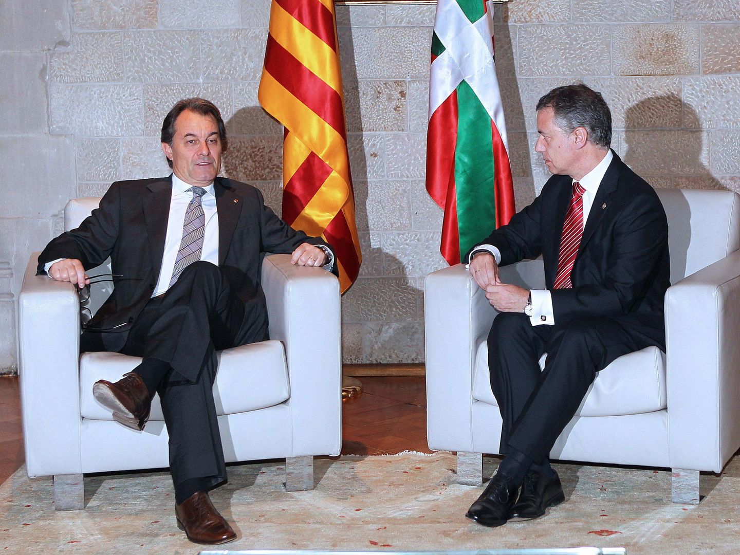 Reunión entre Artur Mas e Iñigo Urkullu en Ajuria Enea. (EFE)