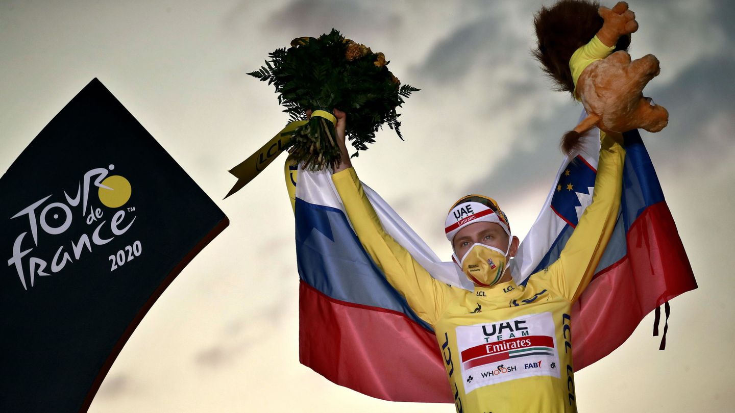 Tadej Pogacar, en julio pasado, tras ganar el Tour de Francia. (Reuters)