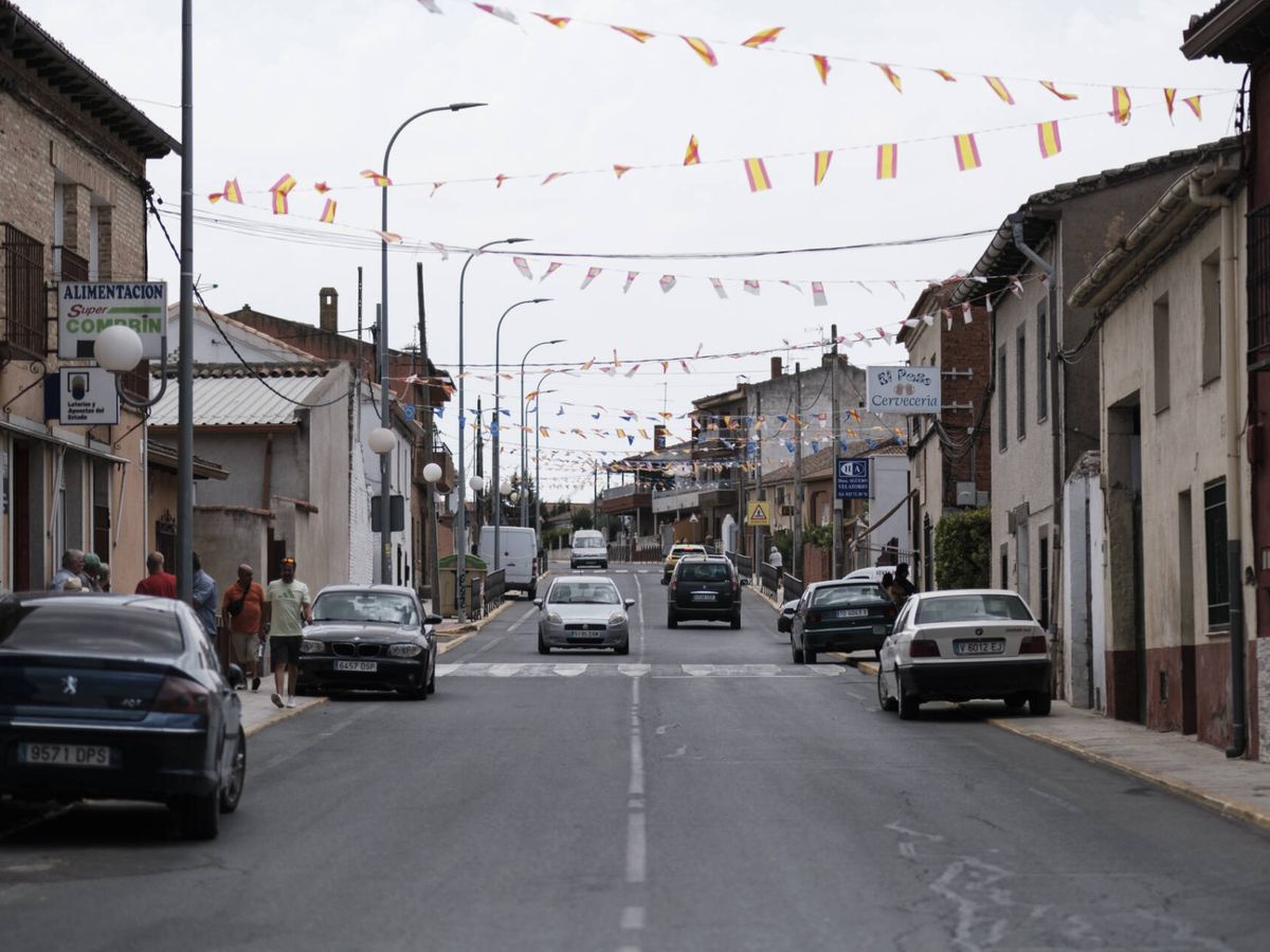 Foto: Vista de una de las calles de El Casar de Escalona. (Sergio Beleña)