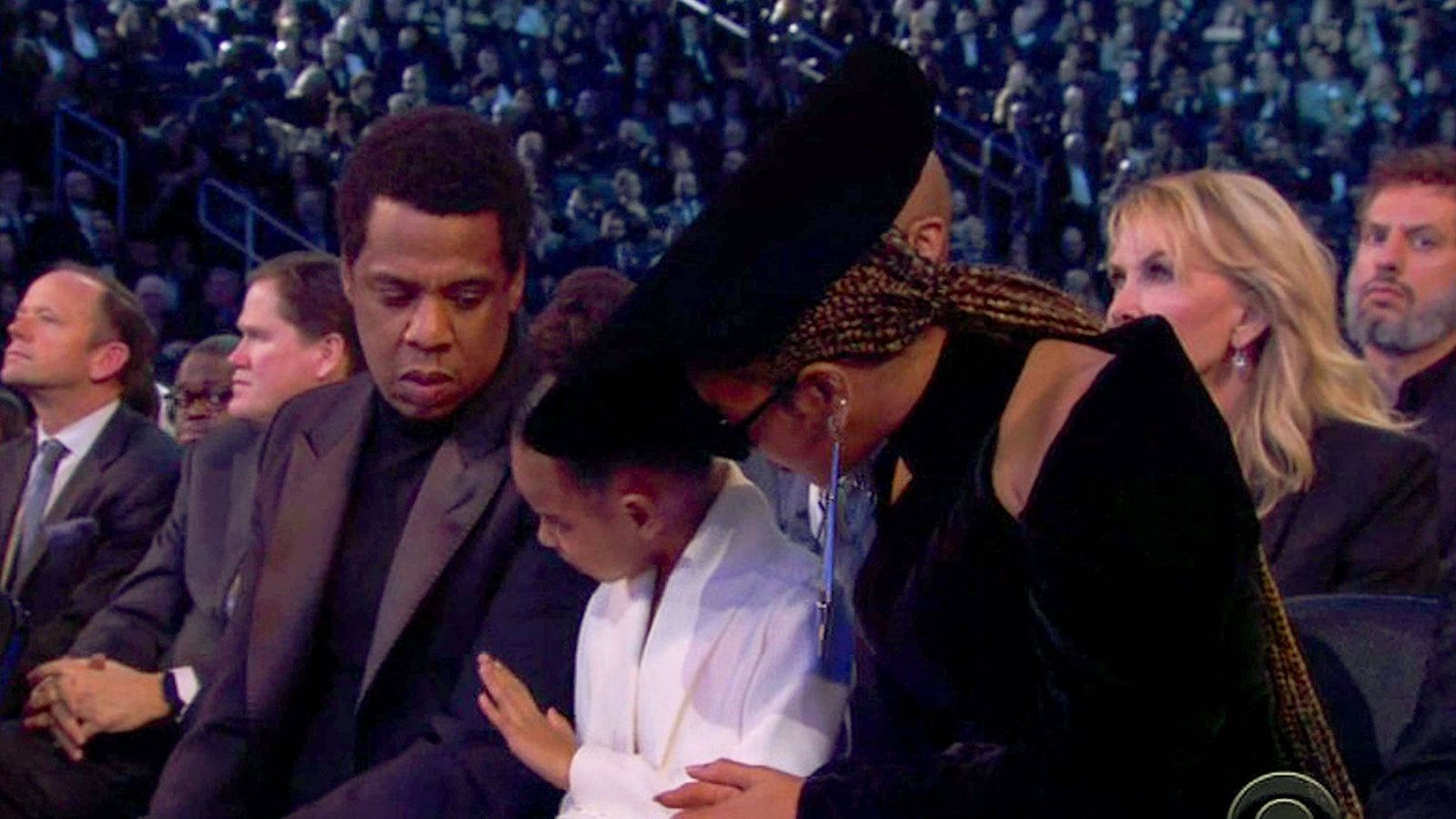 Foto: Jay-Z y Beyoncé junto a su hija Blue Ivy en una imagen de los Premios Grammy. 