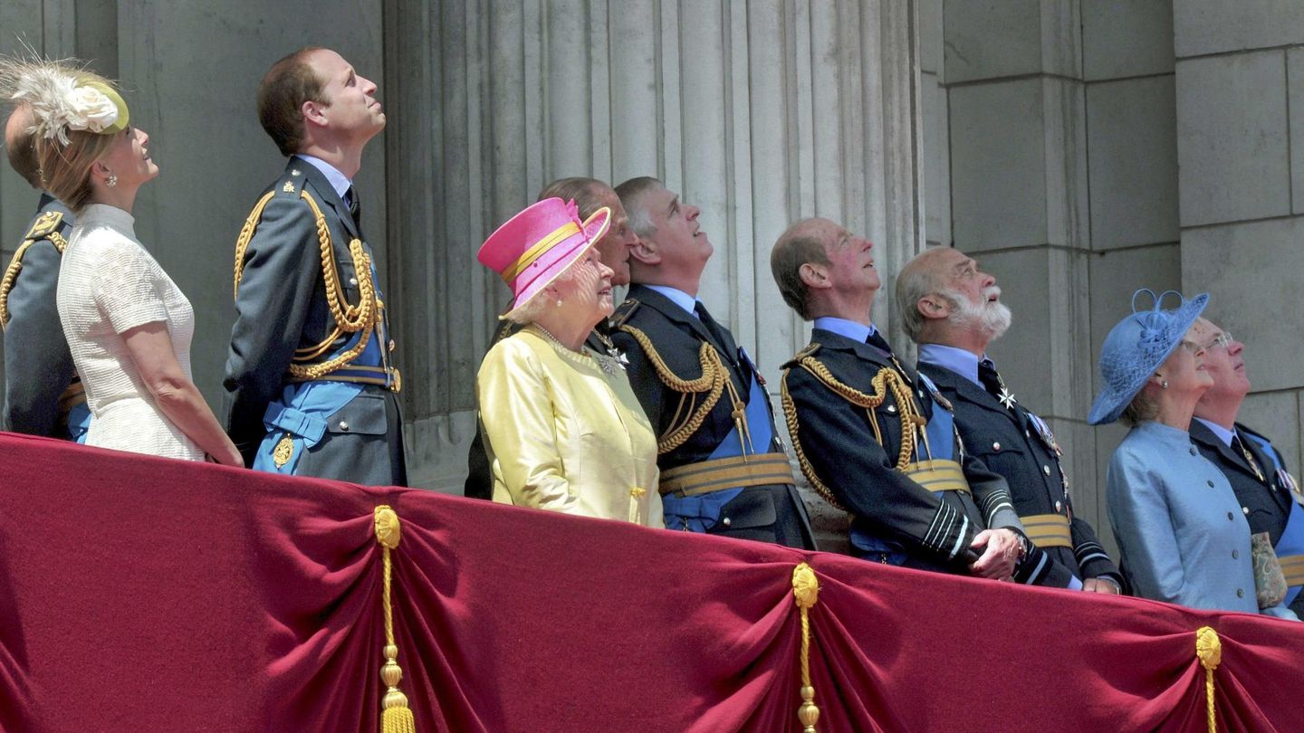 Michael de Kent, junto a otros miembros de la familia real durante un Trooping the Colour. (Reuters)