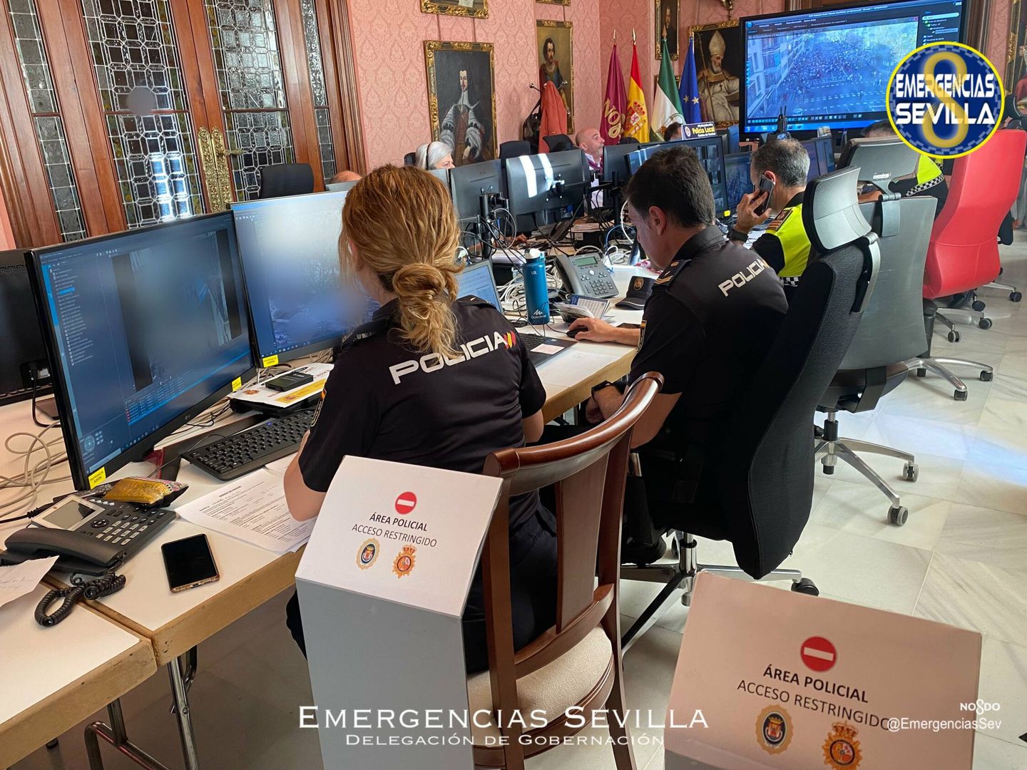 Centro de coordinación de emergencias para Semana Santa en el Ayuntamiento de Sevilla. (Cecop)