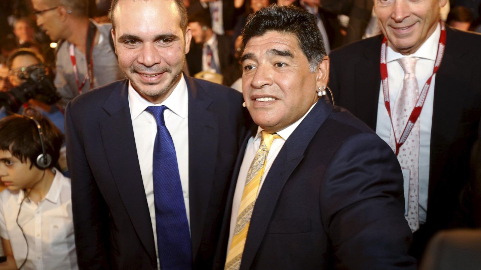 Foto: Antes de las elecciones del pasado mes, Maradona se postuló como vicepresidente del príncipe Ali (Reuters)